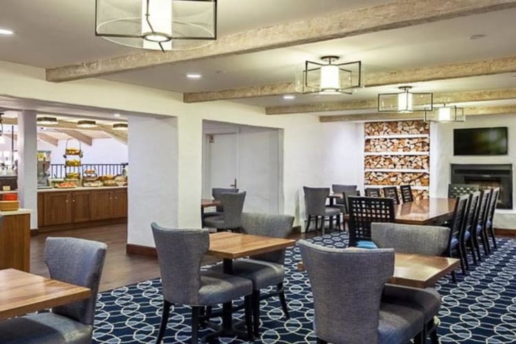 Breakfast room